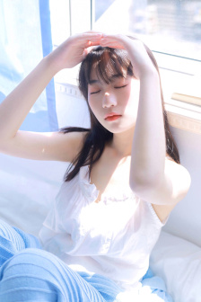 女人张开双腿让男人猛桶